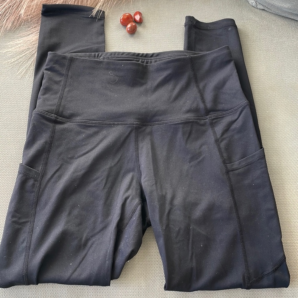 Black Leggings ~ size Medium ~ NEVER WORN! 🖤🤍